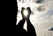 那些原生家庭的文章，每天都像鬣狗掏肛门一样的伤害着你